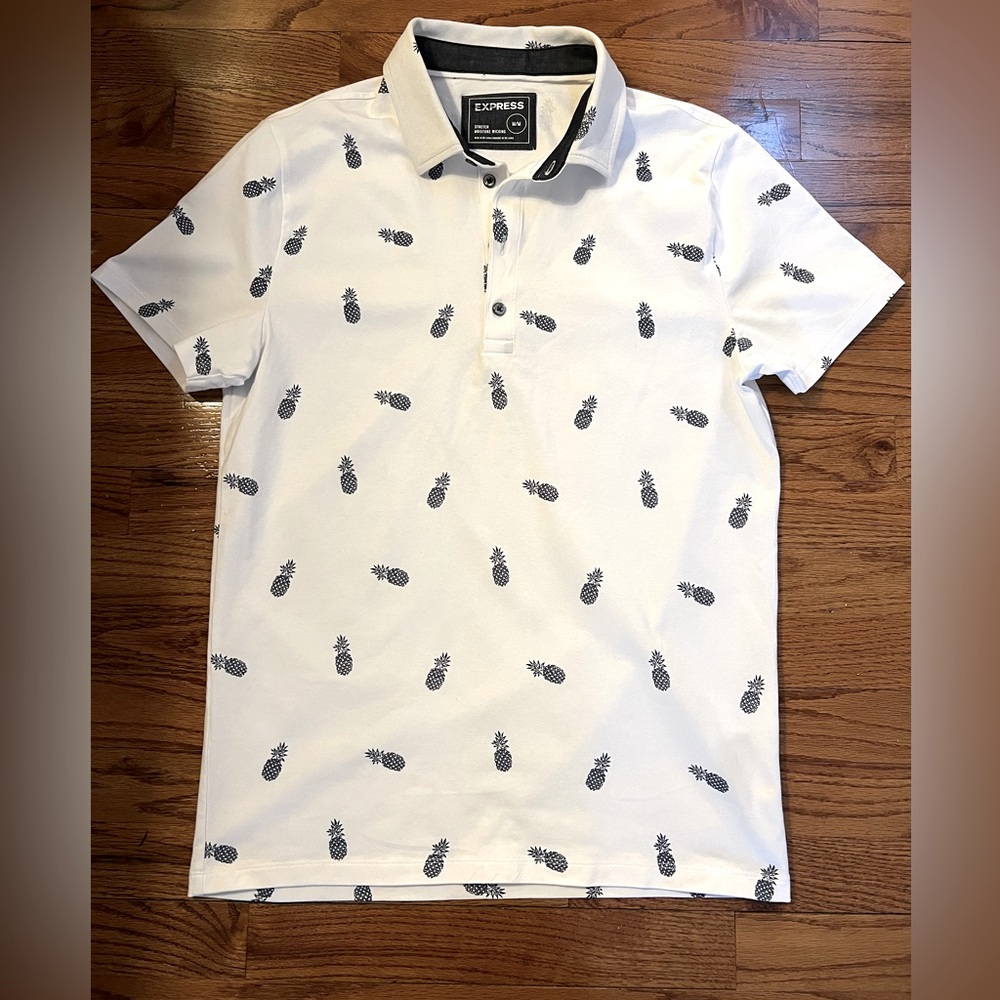 Express men’s pineapple golf polo shirt. Size medium. NWOT.
